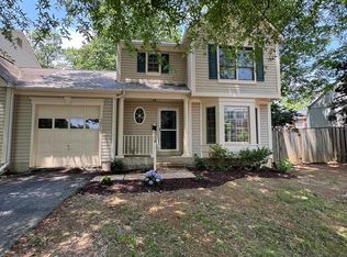 3916 Oak St, Fairfax, VA 22030