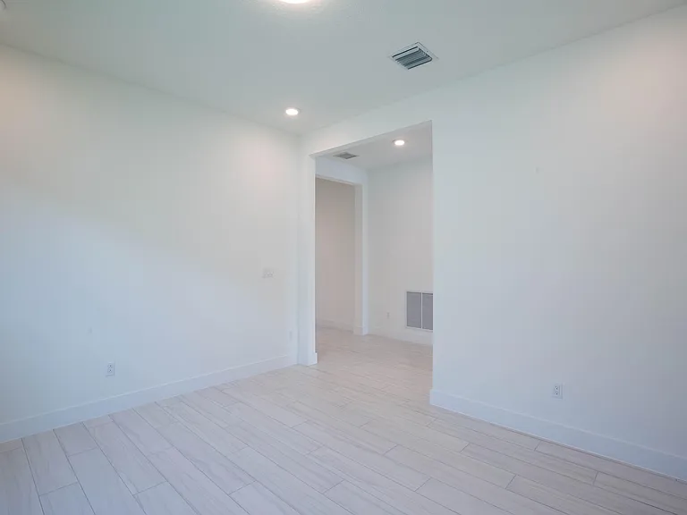 5576 Captiva Ln — Photo 22