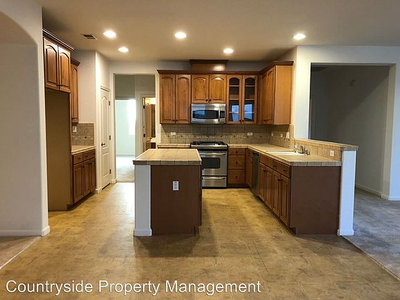 5th image of 302 Cherry Blossom Ln
