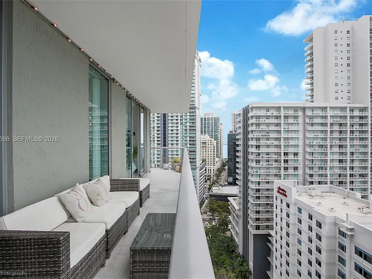 79 SW 12th St #2306 — Photo 5