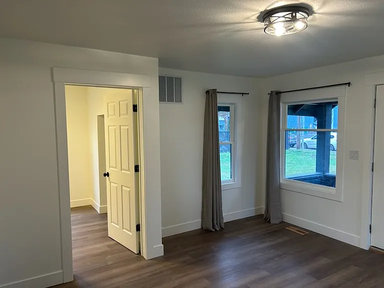 414 NE 3rd Ave — Photo 3