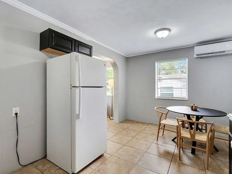 415 S Hyer Ave #A — Photo 22