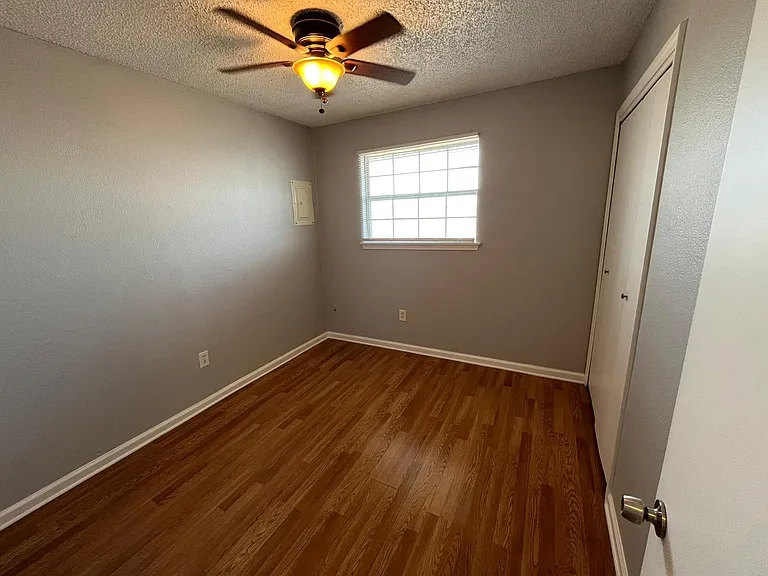 1116 SW 45th St — Photo 5