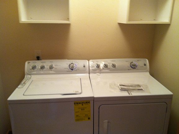 4th image of 418 32nd St