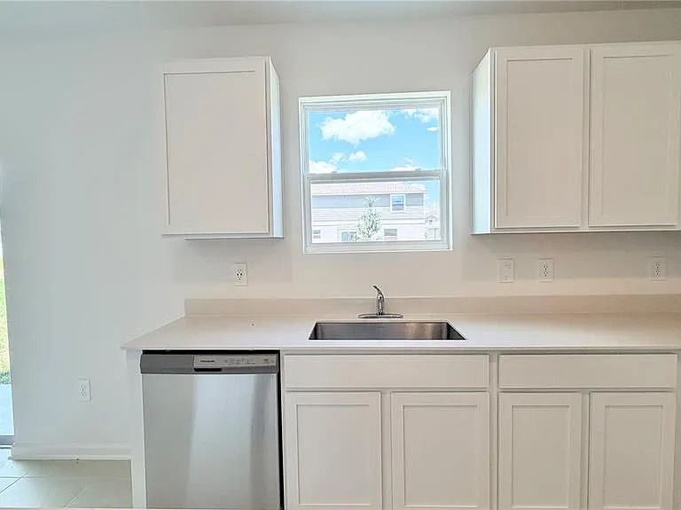 1558 Loxley Trl — Photo 15