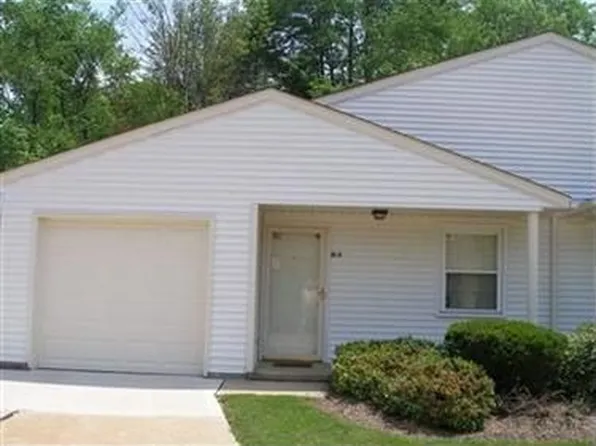 130 Center St Unit 10A, Chardon, OH 44024