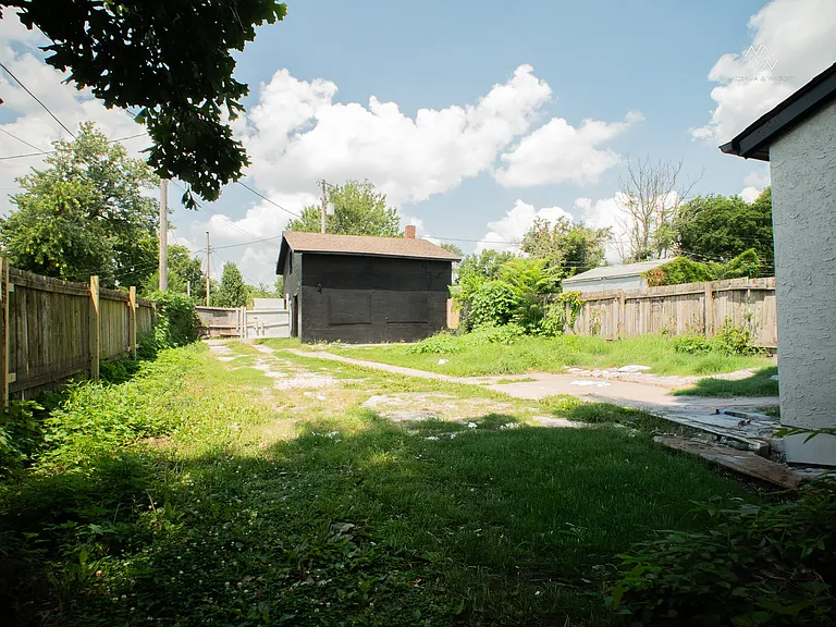 454 Bellaire Ave — Photo 19