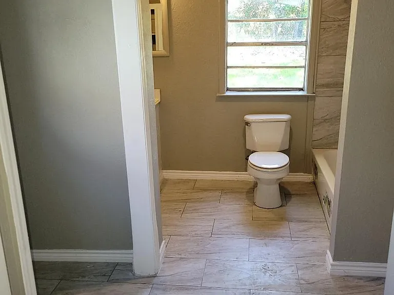 4290 Dallas St — Photo 9
