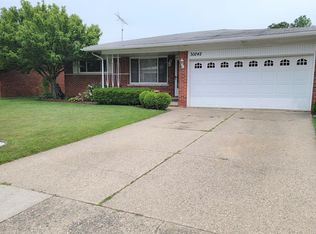 30242 Cousino Dr, Warren, MI 48092