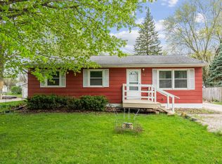165 Hollywood Ave, Waterloo, IA 50701