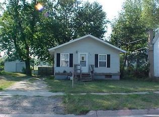 228 S Pleasant St, Watervliet, MI