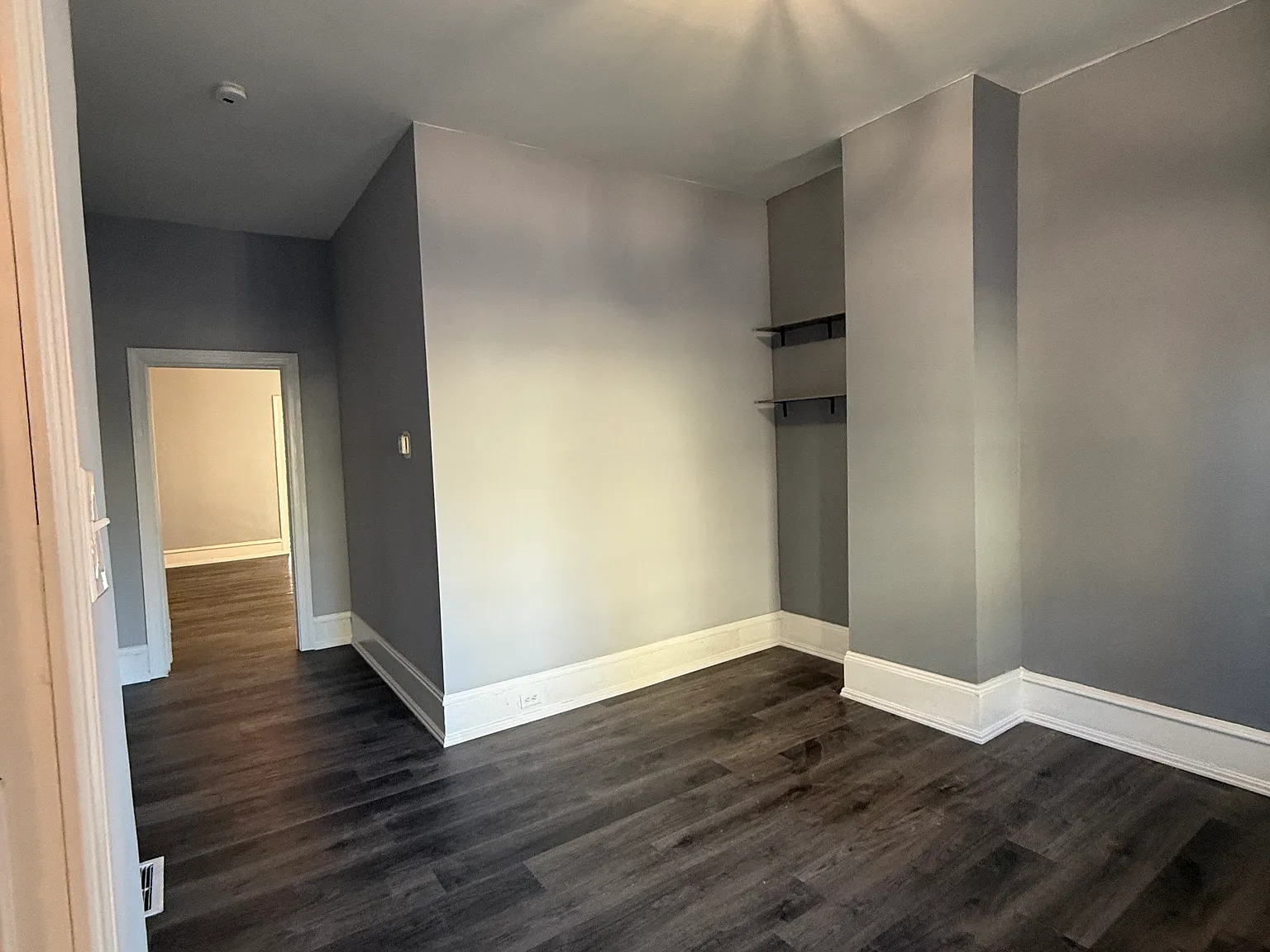 1 bed, 1100 sqft, $1,500 — Photo 3