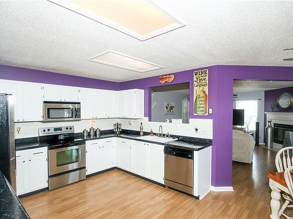 5th image of 2390 Westmere Dr