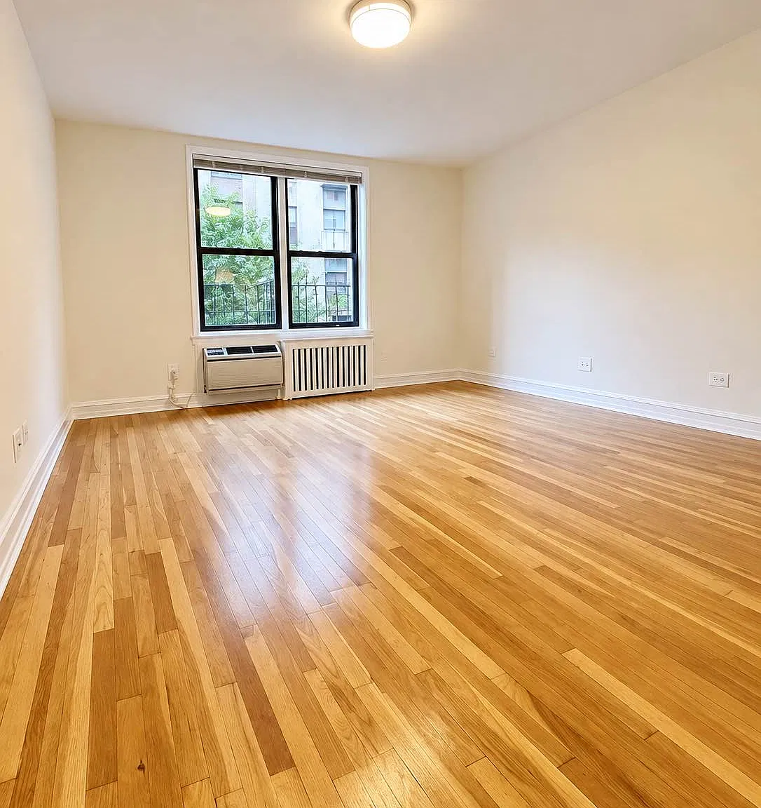 151 West 16th Street — Photo 2