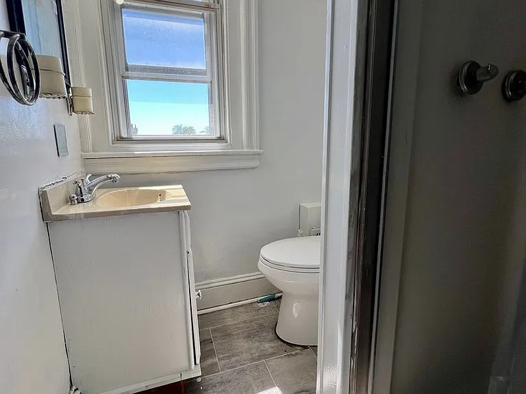 1500 N Frazier St — Photo 13