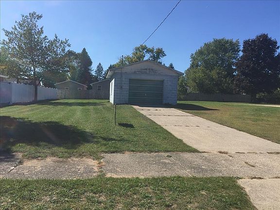 2nd image of 431 Donnelly St