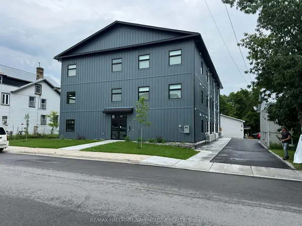 55 Drummond St E #104, Perth, ON K7H 1G3