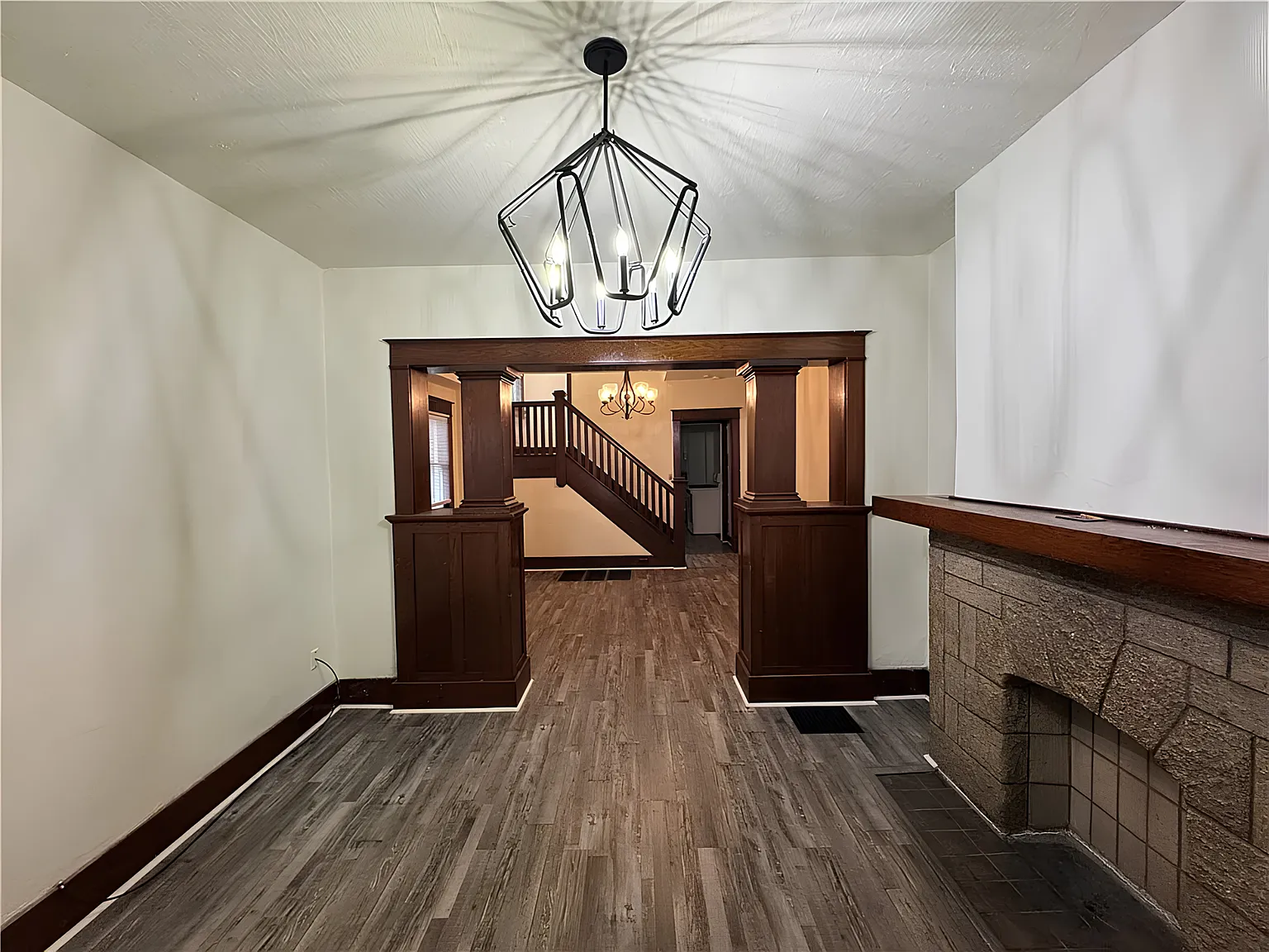 3 bed, 1348 sqft, $1,100 — Photo 2