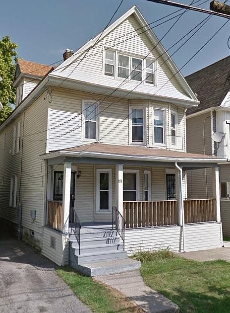 1st image of 392 Marilla St