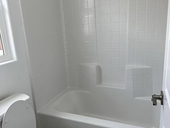 4th image of 6026 W Swift Ave