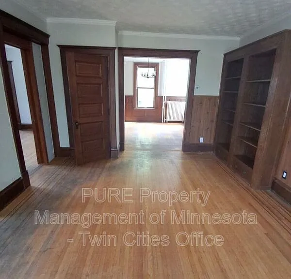 140 Belvidere St W #1 — Photo 2