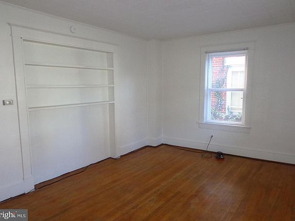 4th image of 908 N Queen St