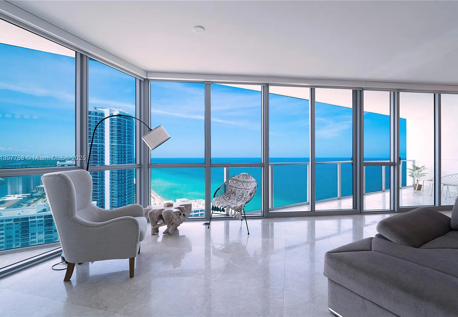 2 bed, 3.5 bath, 2115 sqft, $7,500 — Photo 3