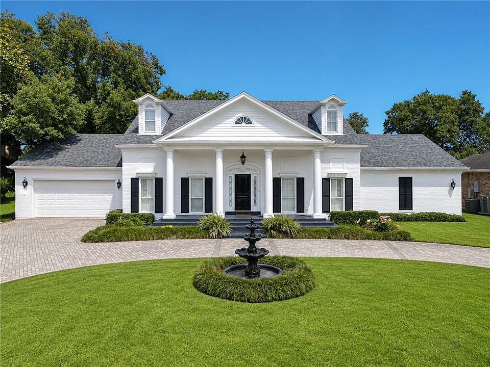1st image of 24 Chateau Haut Brion Dr