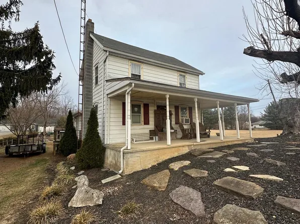 663 Hykes Rd, Greencastle, PA 17225