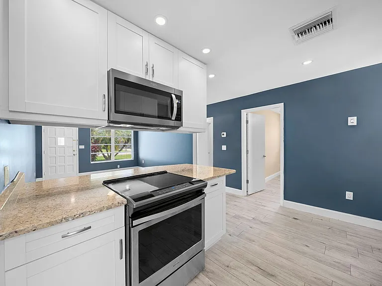 645 95th Ave N #1 — Photo 10