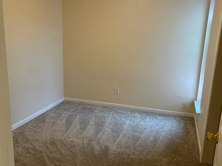 3731 Bunkerhill Dr — Photo 12