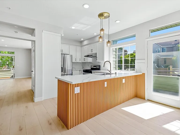 521 Porpoise Bay Ter #A — Photo 26