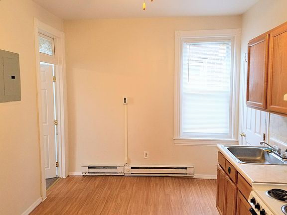 4th image of 1229 W Allegheny Ave #3R