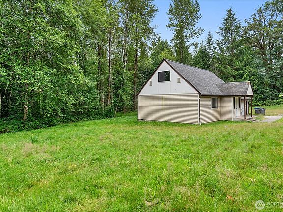 2nd image of 3857 Creek View Court SE