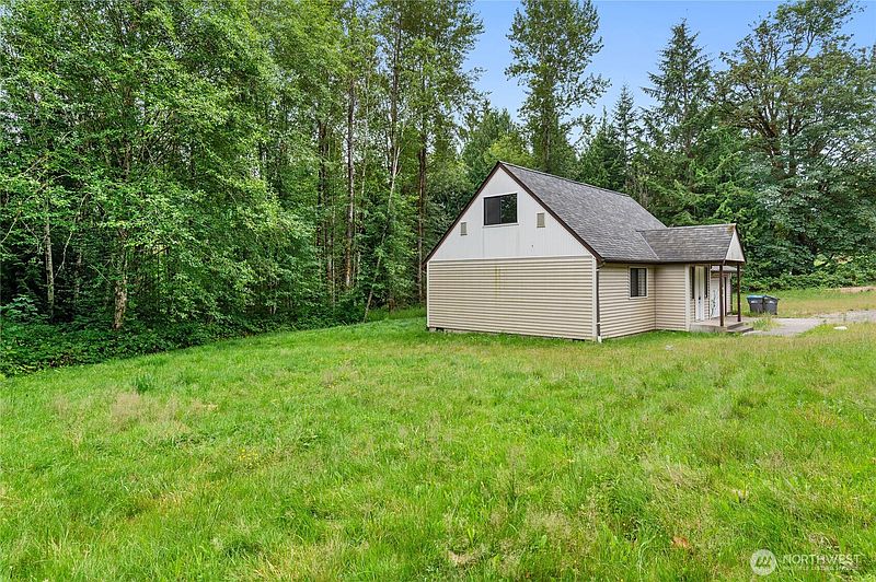 2nd image of 3857 Creek View Court SE