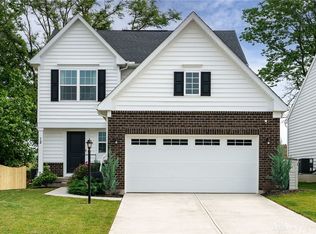 12 Cascade Dr, Fairborn, OH 45324