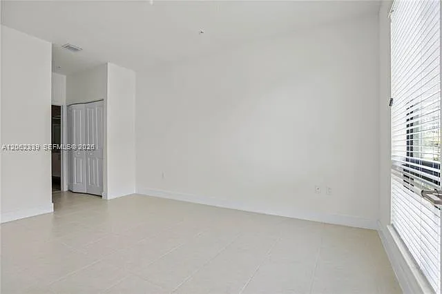 8001 NW 41st St #F06 — Photo 3