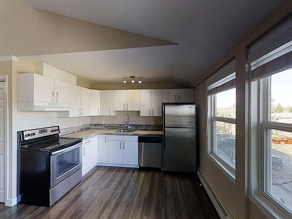 3rd image of 7201 Poplar Dr #4204