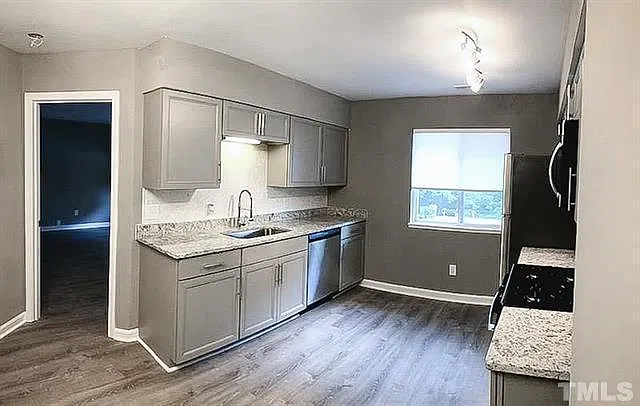 4 bed, 4.0 bath, $4,000 — Photo 3