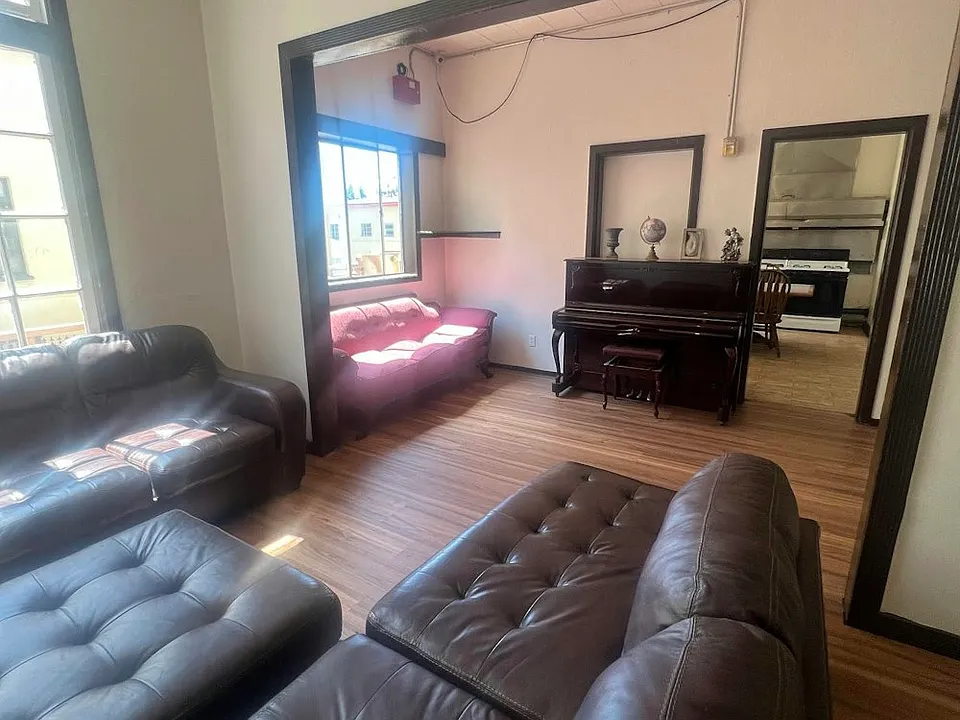 2412 Piedmont Ave