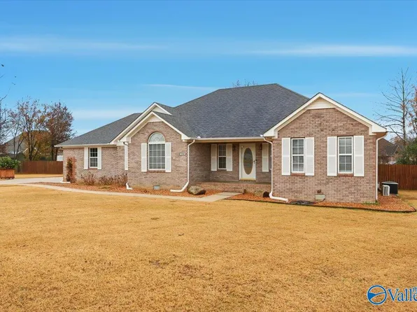 27088 Randal Cir, Athens, AL 35613