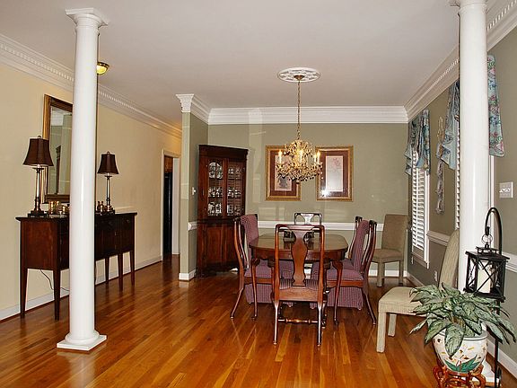 5th image of 8218 Baniff Dr