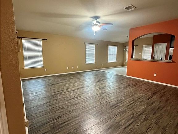 3rd image of 309 Coby Dr