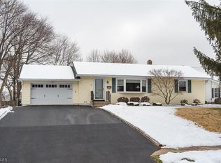 6 Xenia Ct, Mine Hill, NJ