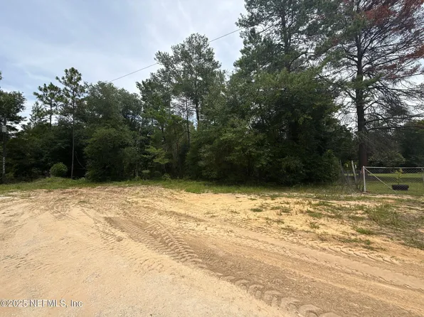 140 CHEROKEE DR Drive, Interlachen, FL 32148