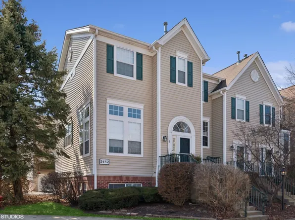 2432 Courtyard Cir Unit 6, Aurora, IL 60506