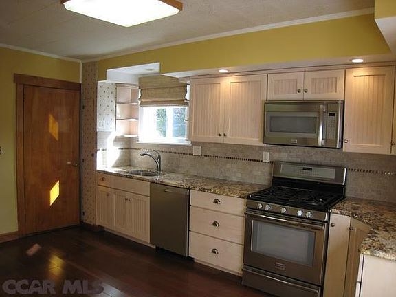 2nd image of 216 E Lamb St