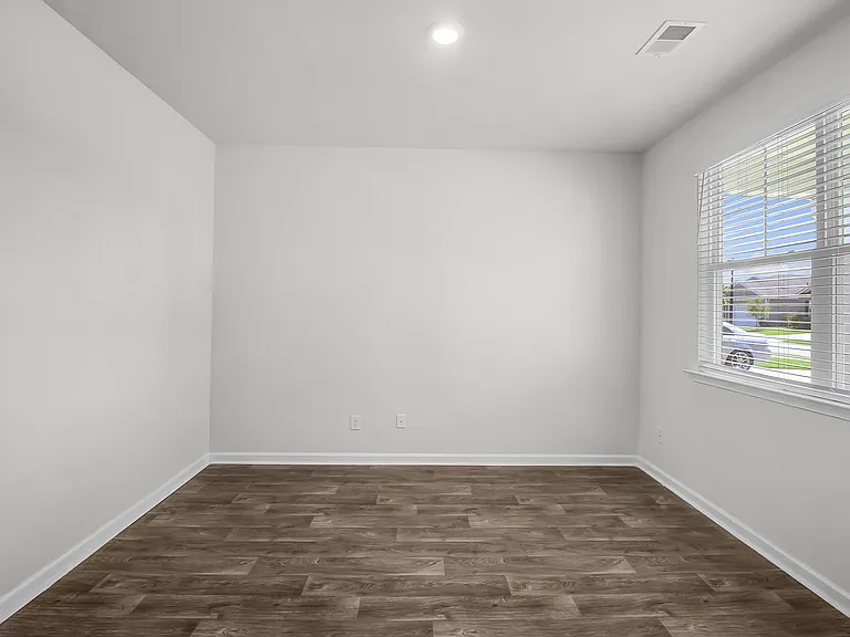 110 Cole St — Photo 7