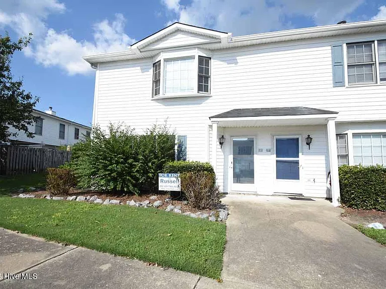3818 Sterling Pointe Dr #J1 — Photo 1