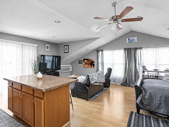 4th image of 2026 1/2 N College Ave